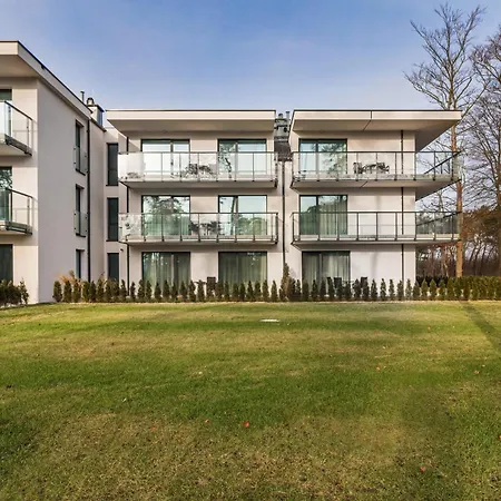 Apartmán - Nowoczesny - Parking & Taras Z Ogrodem - By Renters