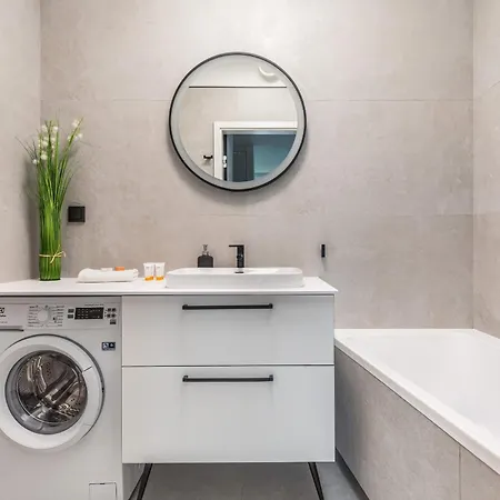 - Nowoczesny - Parking & Taras Z Ogrodem - By Renters Apartment