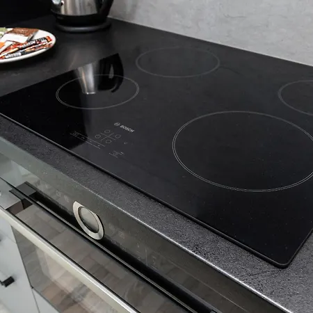 Apartmán - Nowoczesny - Parking & Taras Z Ogrodem - By Renters *