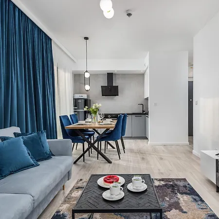 - Nowoczesny - Parking & Taras Z Ogrodem - By Renters