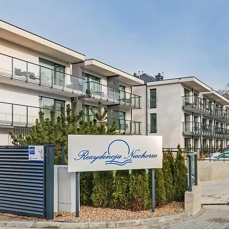 Apartmán - Nowoczesny - Parking & Taras Z Ogrodem - By Renters Niechorze